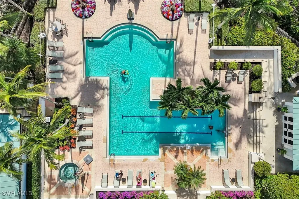 455 Cove Tower Drive Naples FL 34110