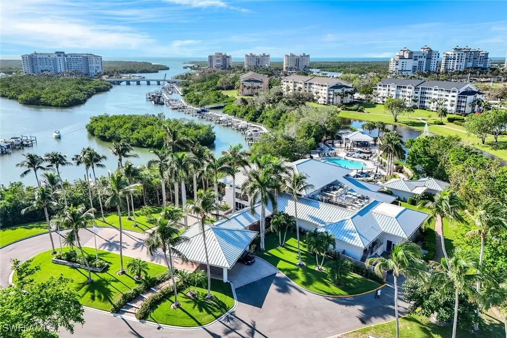 455 Cove Tower Drive Naples FL 34110