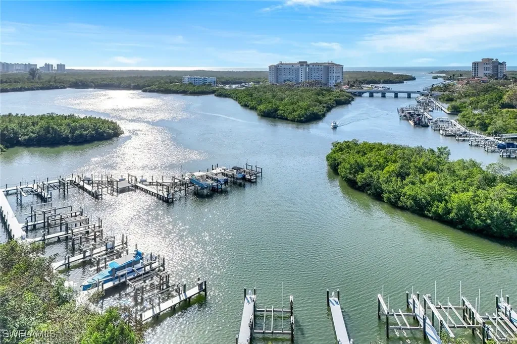 455 Cove Tower Drive Naples FL 34110