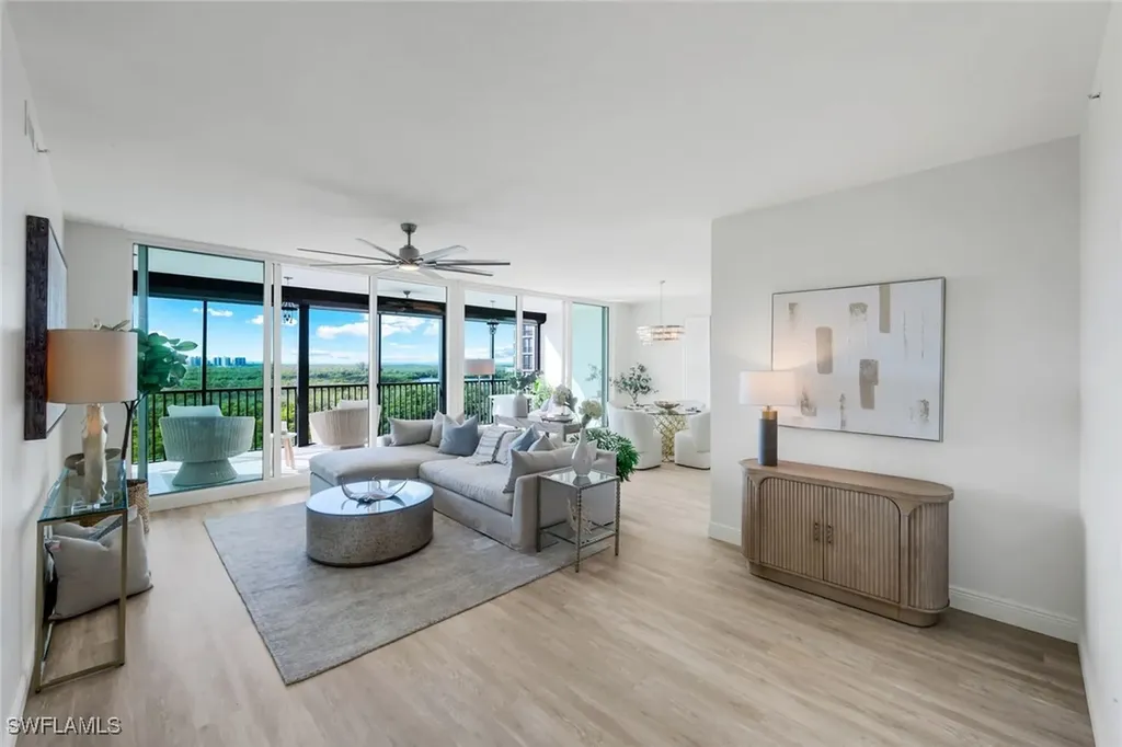 455 Cove Tower Drive Naples FL 34110