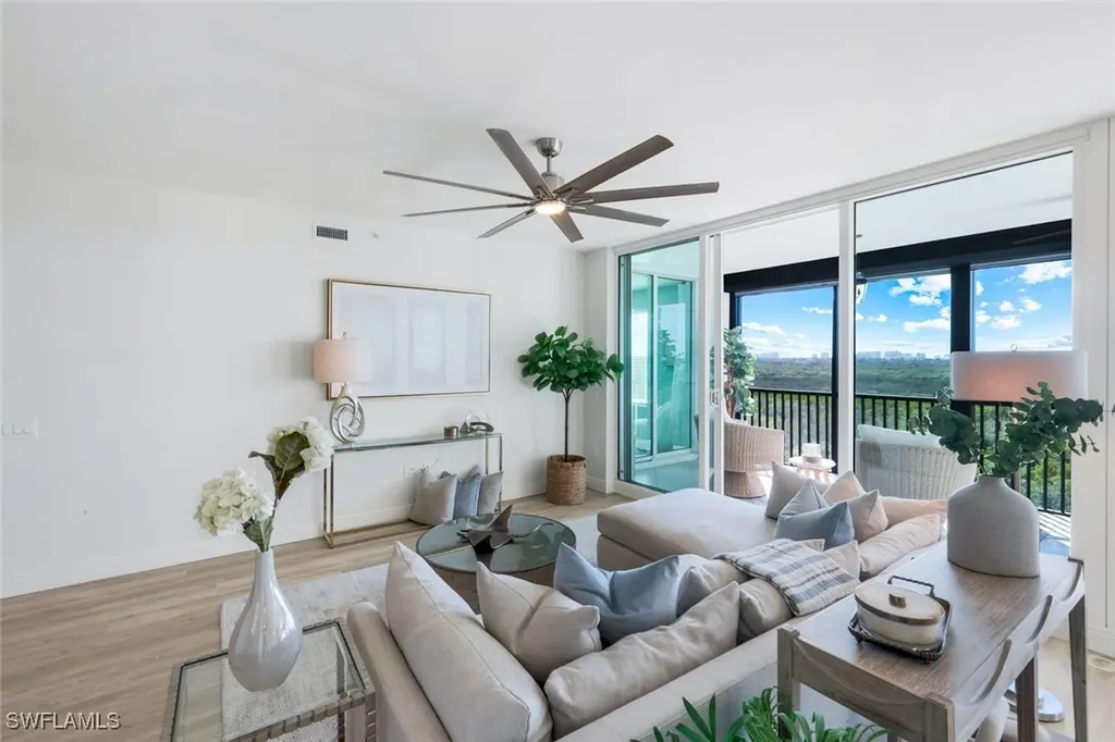 455 Cove Tower Drive Naples FL 34110