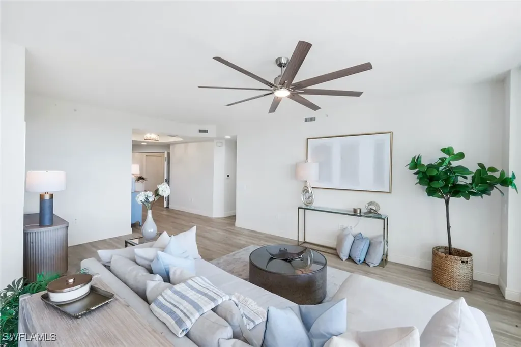 455 Cove Tower Drive Naples FL 34110