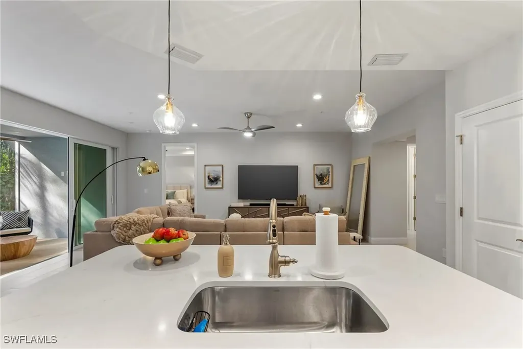 2640 Seychelles Circle Naples FL 34112