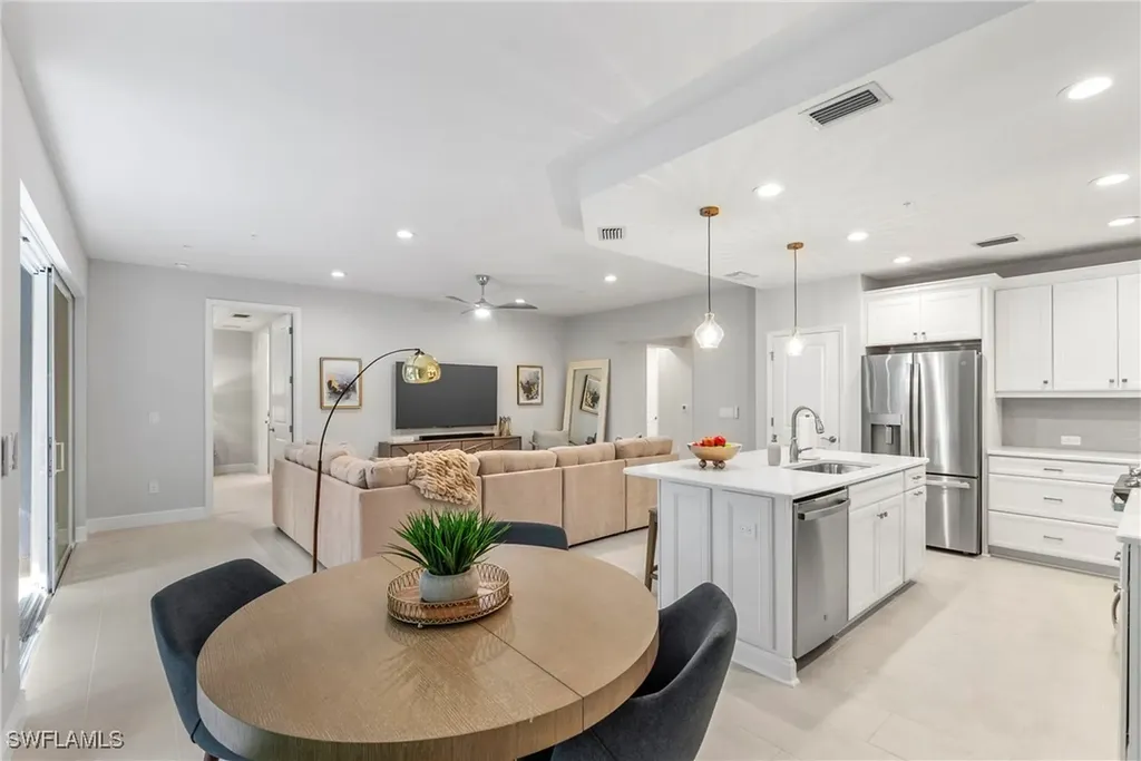 2640 Seychelles Circle Naples FL 34112