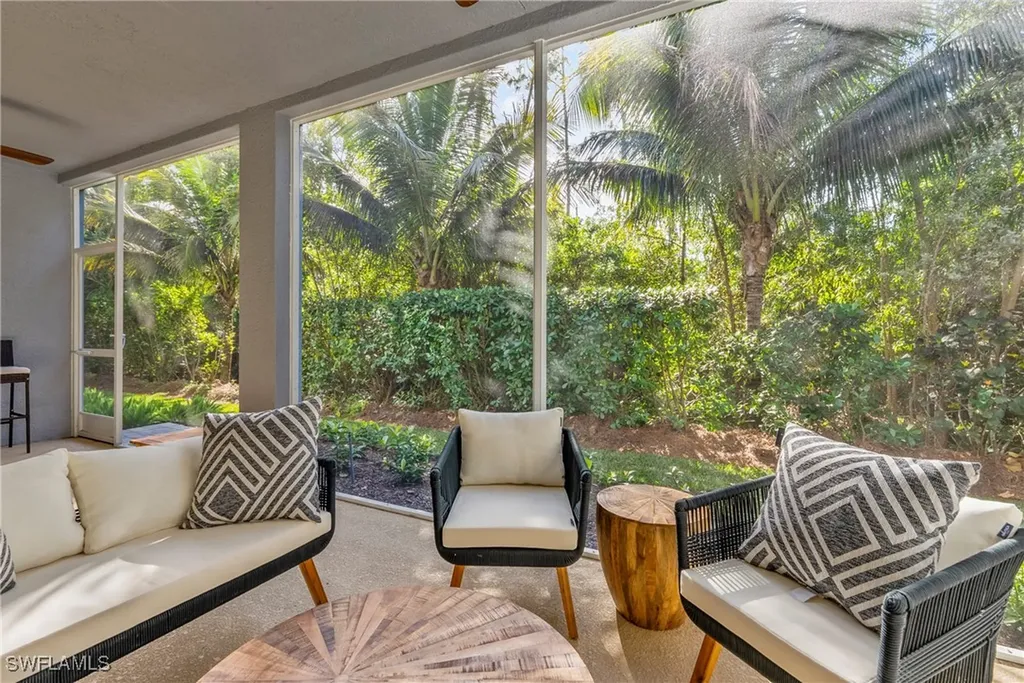 2640 Seychelles Circle Naples FL 34112