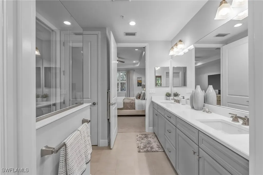 2640 Seychelles Circle Naples FL 34112