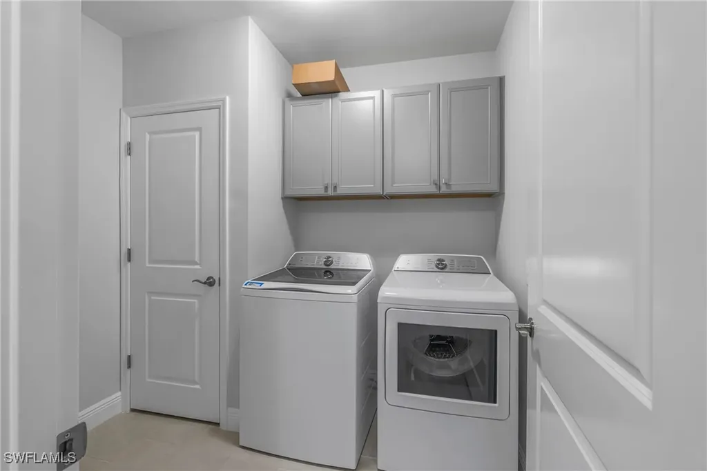 2640 Seychelles Circle Naples FL 34112
