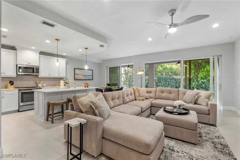 2640 Seychelles Circle Naples FL 34112