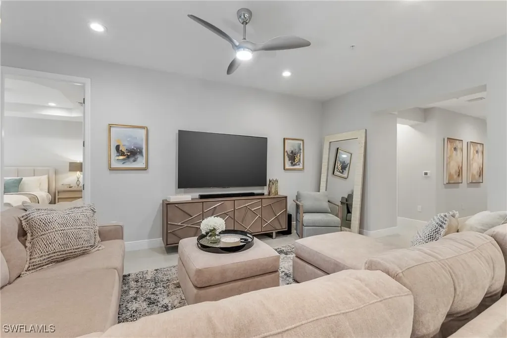 2640 Seychelles Circle Naples FL 34112