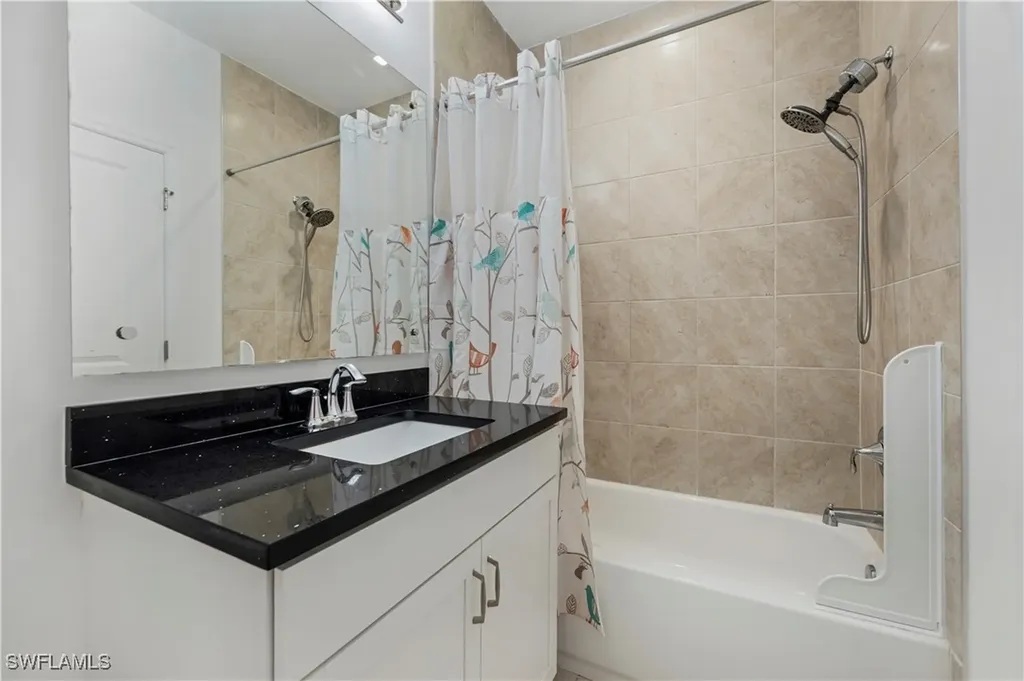 7549 Carnegie Way Naples FL 34119