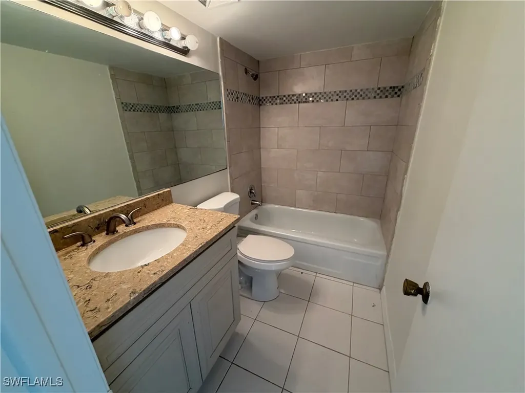 4900 Biscayne Drive Naples FL 34112