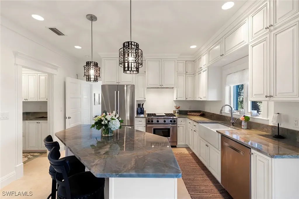 7 Glenview Manor Drive Fort Myers Beach FL 33931