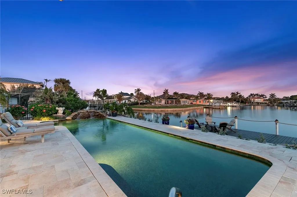 7 Glenview Manor Drive Fort Myers Beach FL 33931