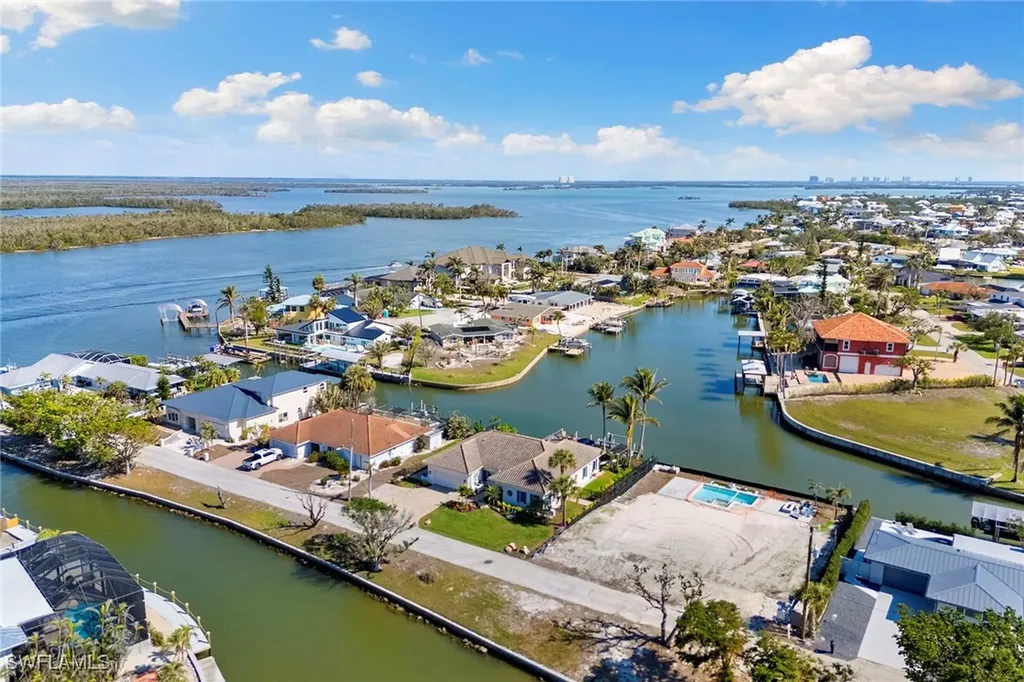 7 Glenview Manor Drive Fort Myers Beach FL 33931