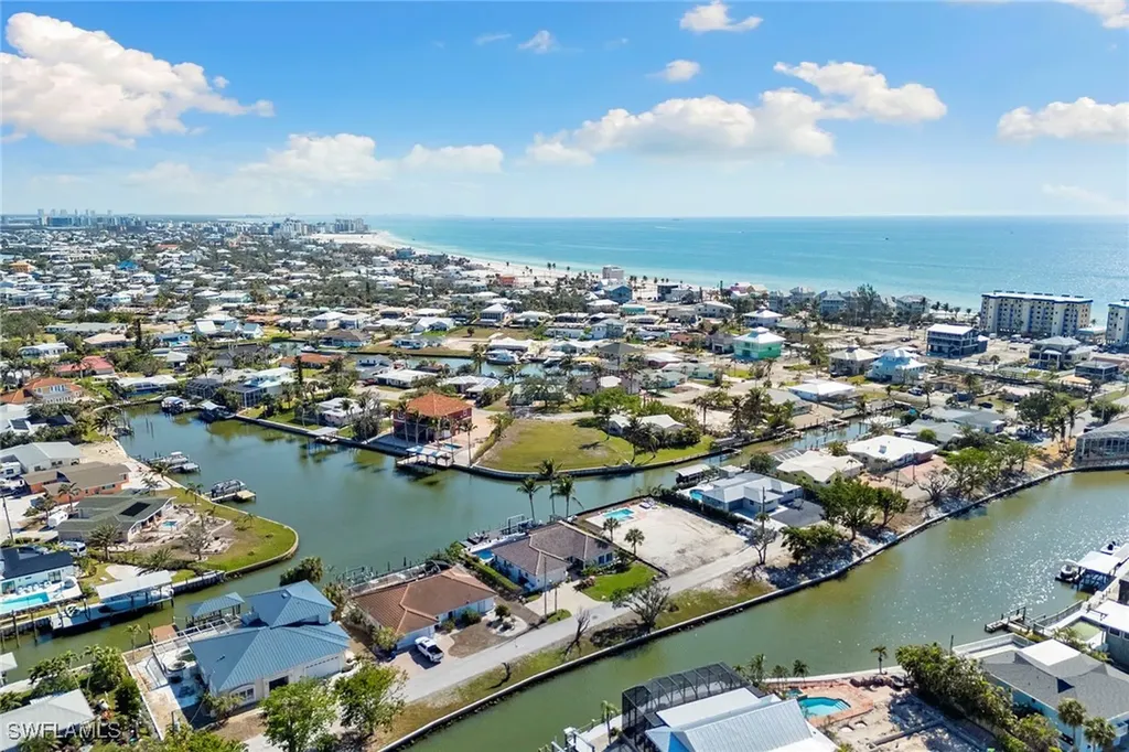 7 Glenview Manor Drive Fort Myers Beach FL 33931