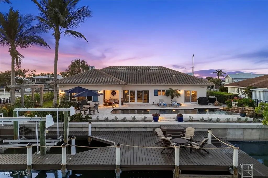 7 Glenview Manor Drive Fort Myers Beach FL 33931