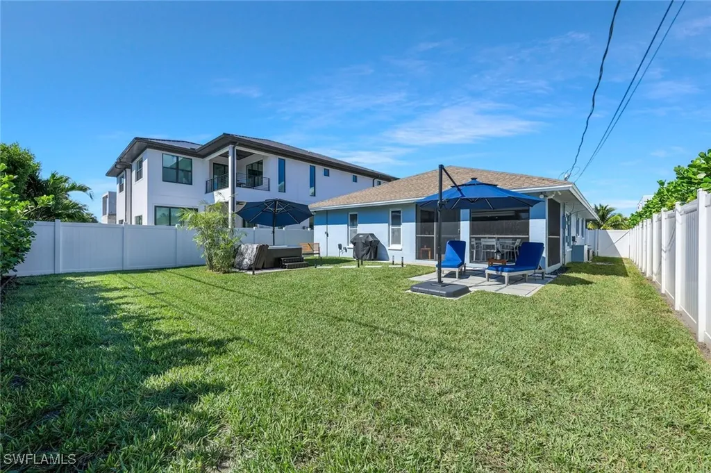 532 103rd Avenue N Naples FL 34108