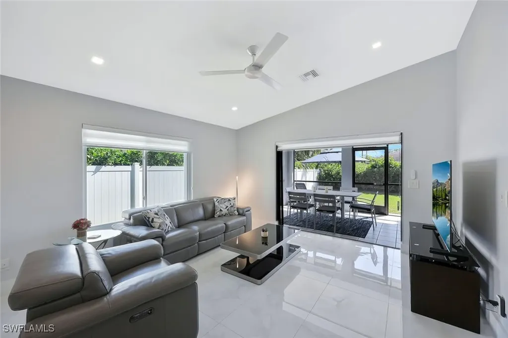 532 103rd Avenue N Naples FL 34108