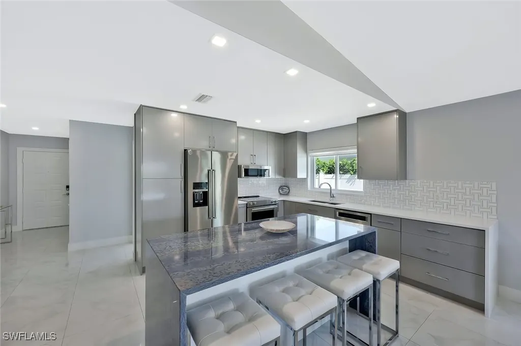 532 103rd Avenue N Naples FL 34108