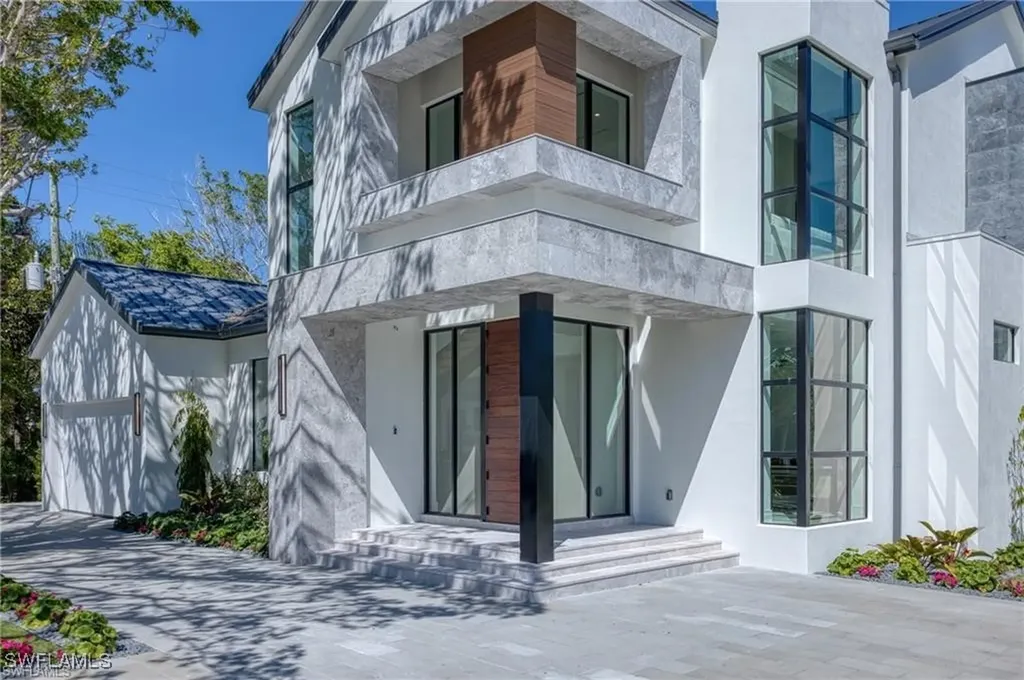 Naples FL, 1800 Crayton Road
