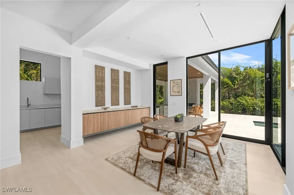 1800 Crayton Road Naples FL 34102