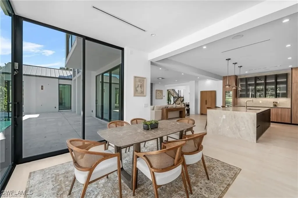 1800 Crayton Road Naples FL 34102