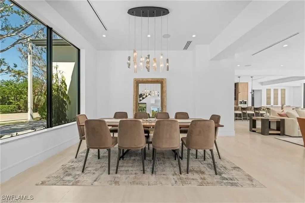 1800 Crayton Road Naples FL 34102