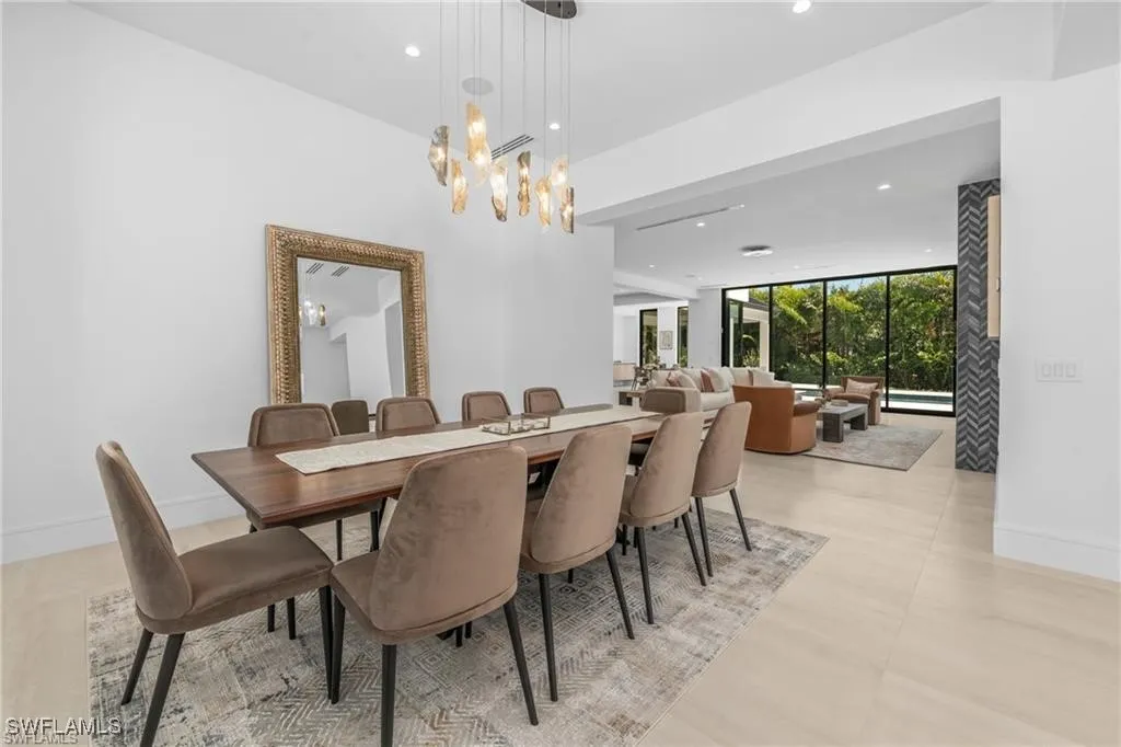 1800 Crayton Road Naples FL 34102