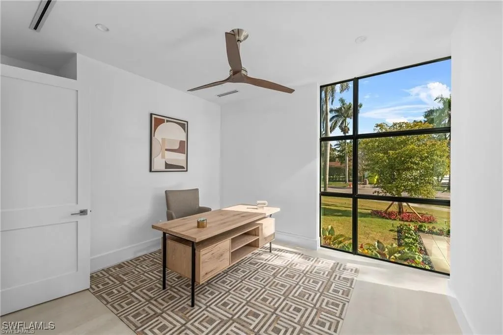 1800 Crayton Road Naples FL 34102