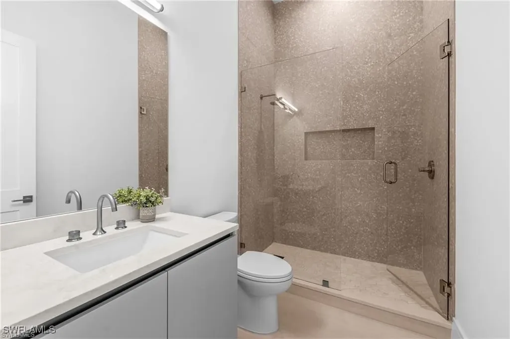 1800 Crayton Road Naples FL 34102