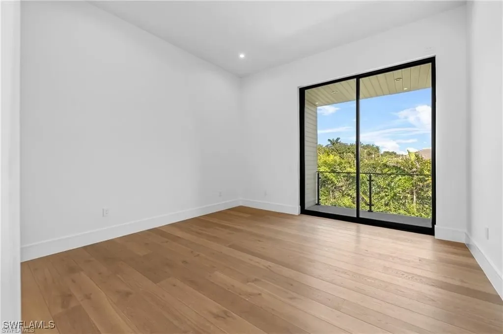 1800 Crayton Road Naples FL 34102