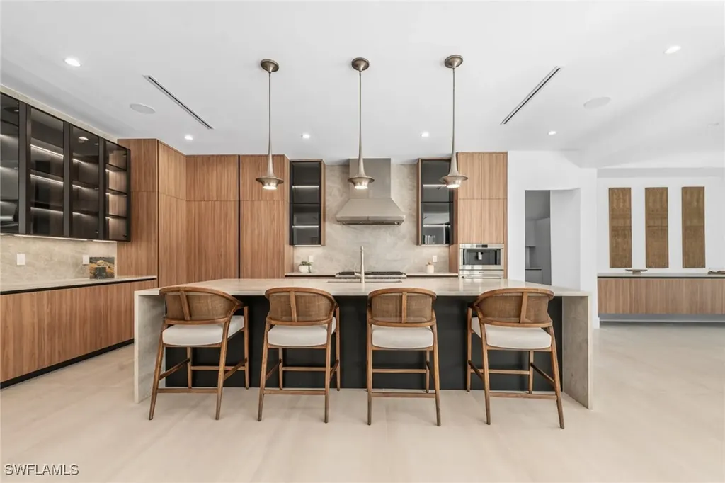 1800 Crayton Road Naples FL 34102