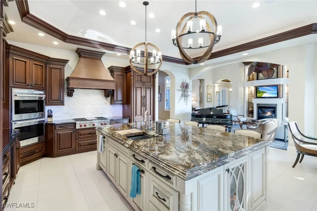 15295 Pembroke Point Naples FL 34110