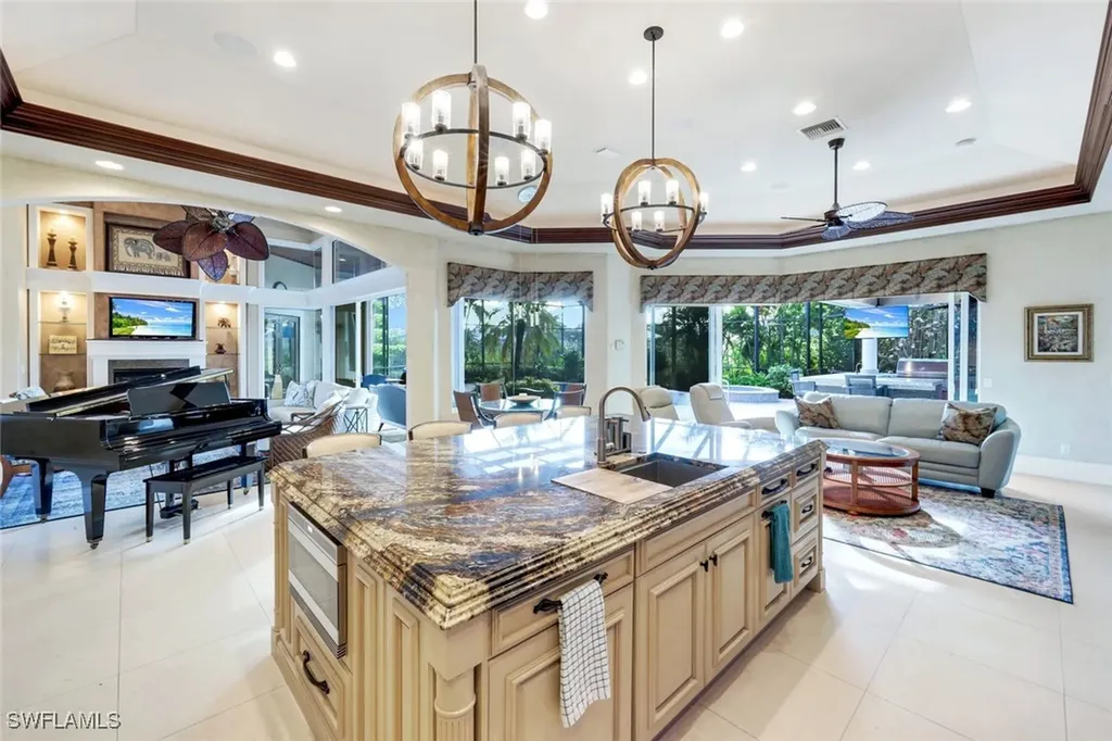 15295 Pembroke Point Naples FL 34110