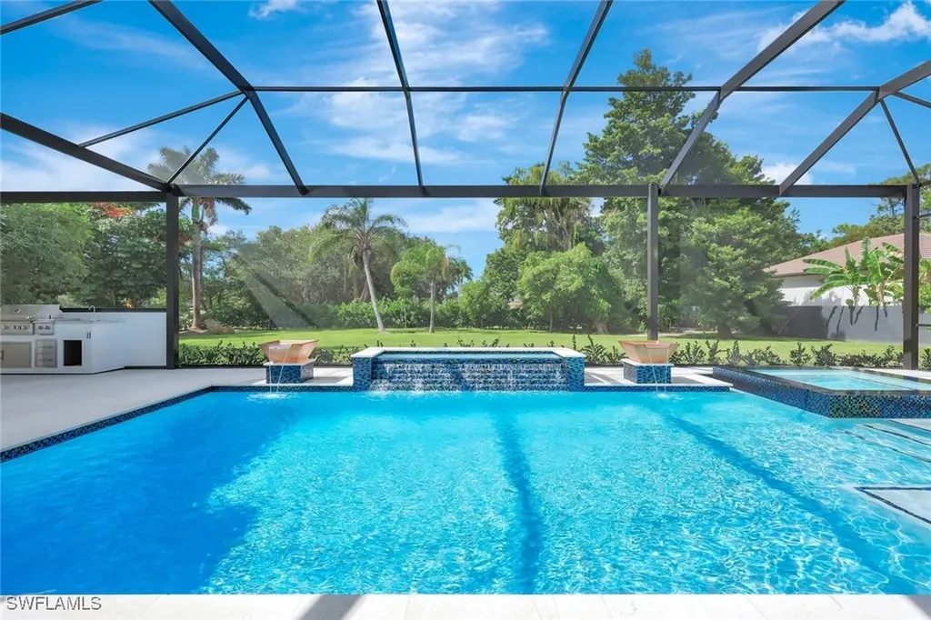 10493 Winterview Drive Naples FL 34109