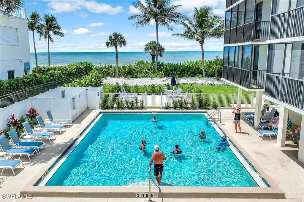10475 Gulf Shore Drive Naples FL 34108