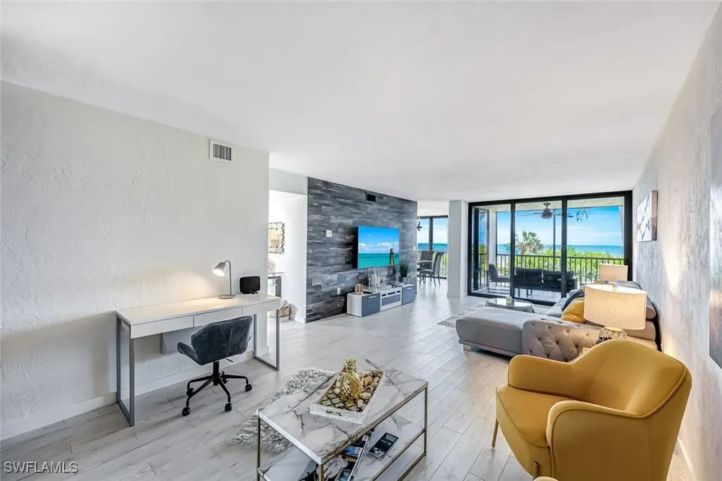 10475 Gulf Shore Drive Naples FL 34108