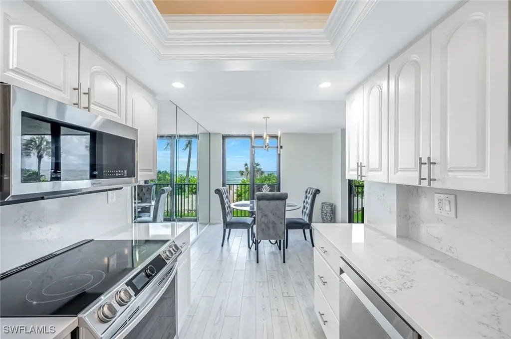 10475 Gulf Shore Drive Naples FL 34108