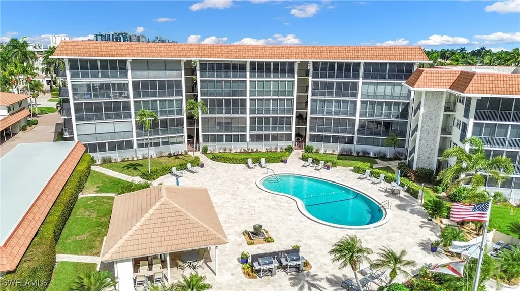 222 Harbour Drive Naples FL 34103