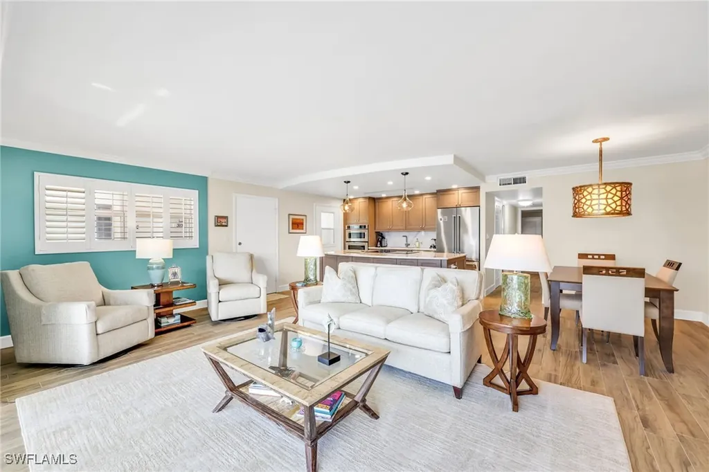 222 Harbour Drive Naples FL 34103
