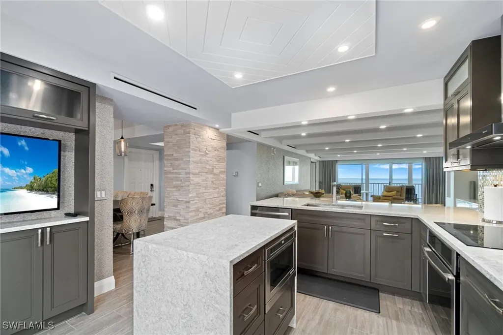 9051 Gulf Shore Drive Naples FL 34108