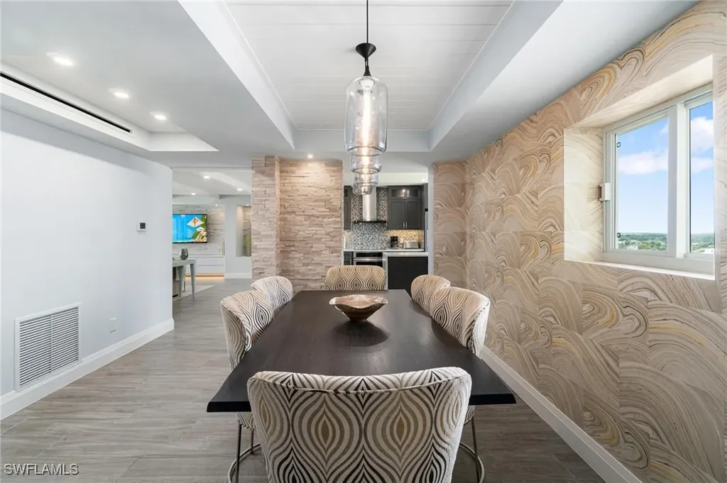 9051 Gulf Shore Drive Naples FL 34108