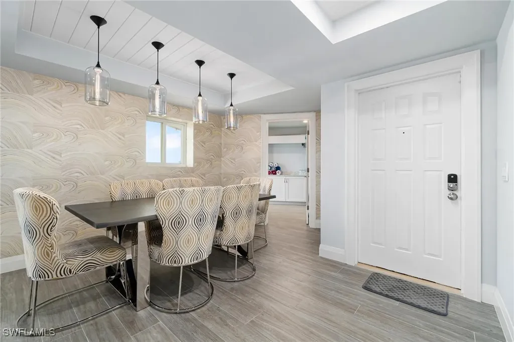 9051 Gulf Shore Drive Naples FL 34108