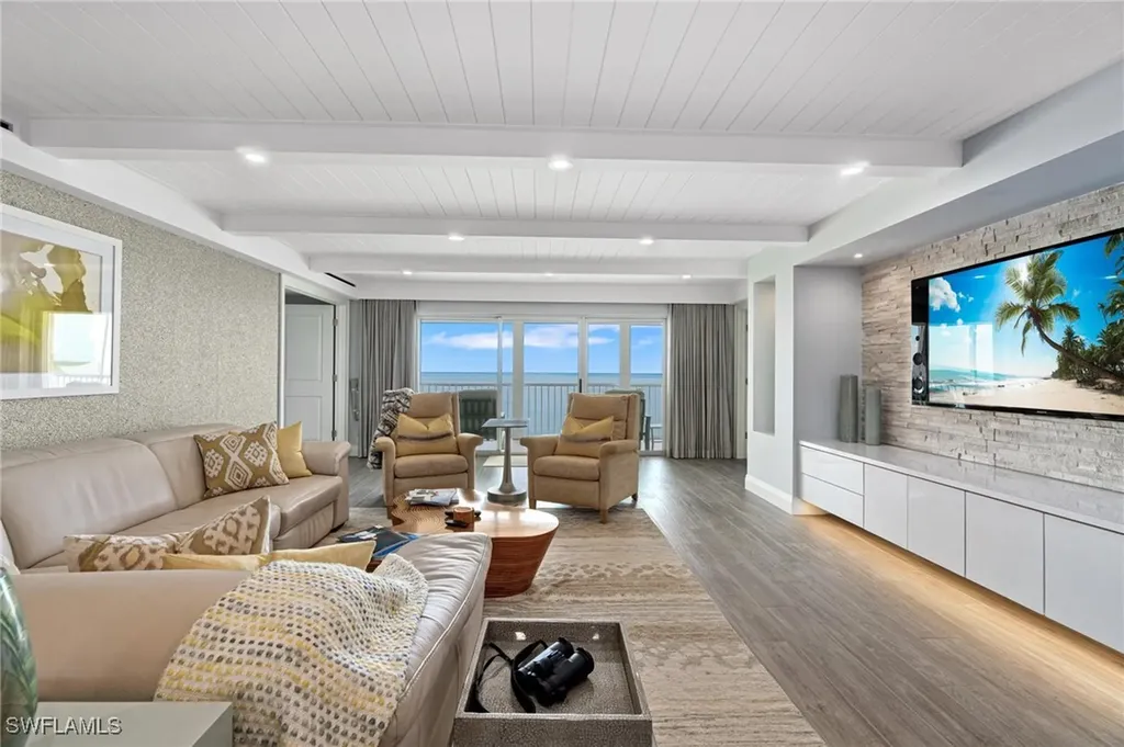 9051 Gulf Shore Drive Naples FL 34108