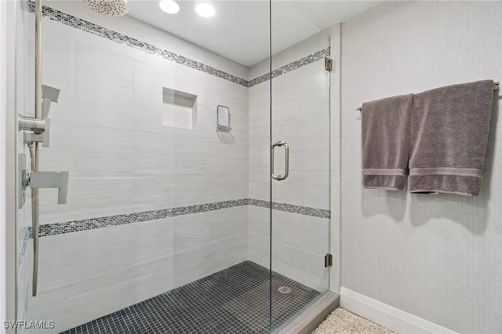 9051 Gulf Shore Drive Naples FL 34108