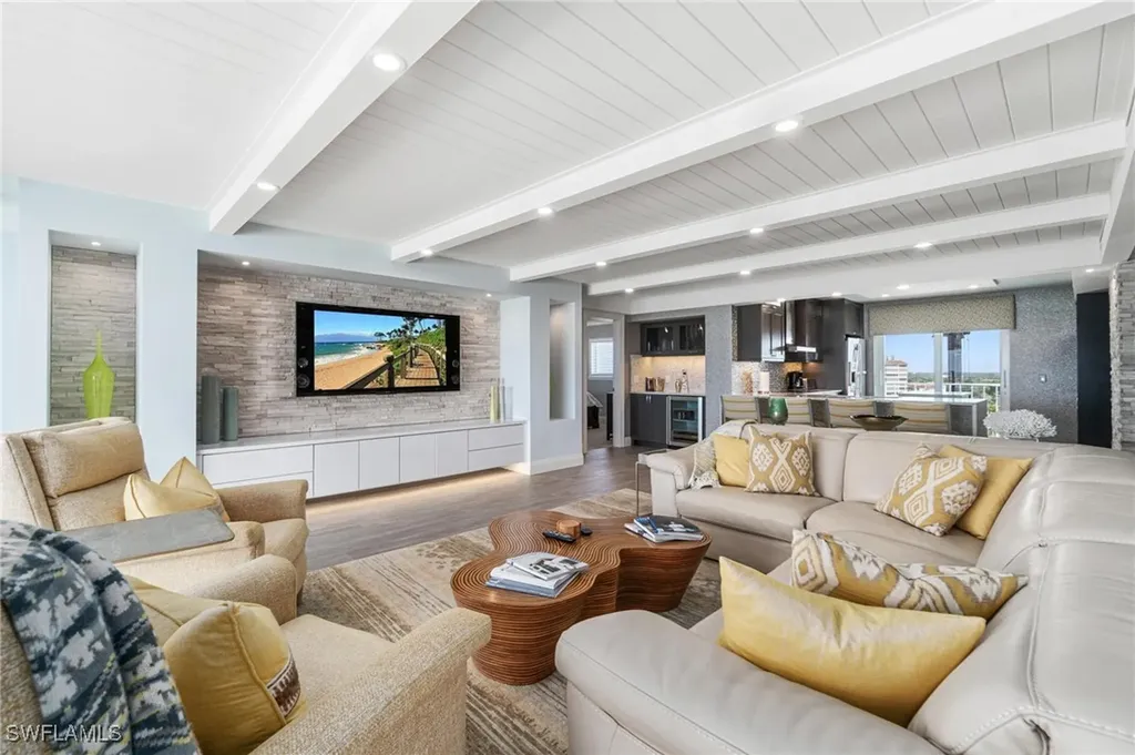 9051 Gulf Shore Drive Naples FL 34108