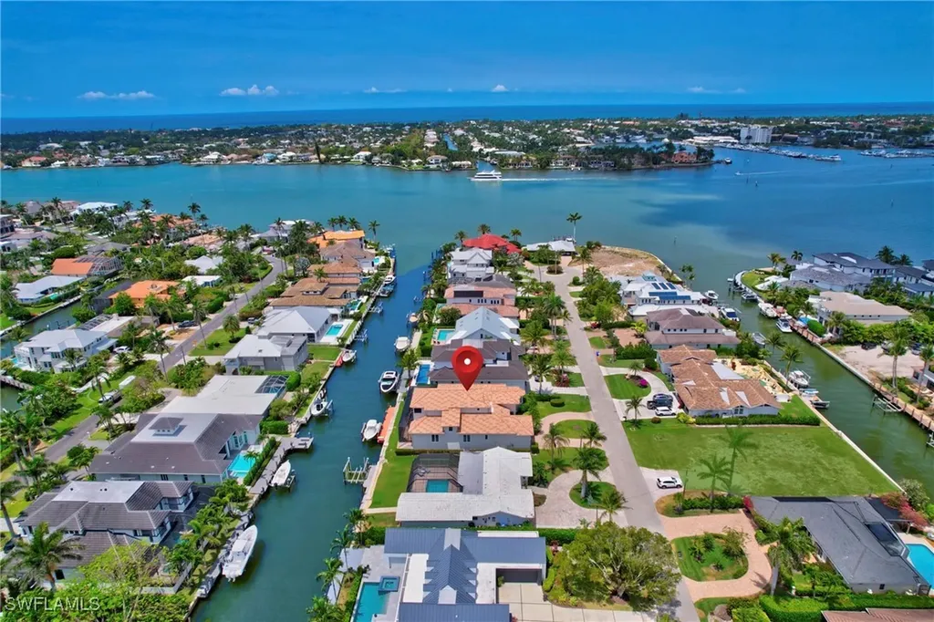 1380 Marlin Drive Naples FL 34102