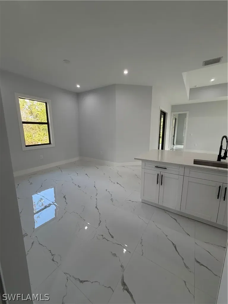 2863 52nd Avenue NE Naples FL 34120