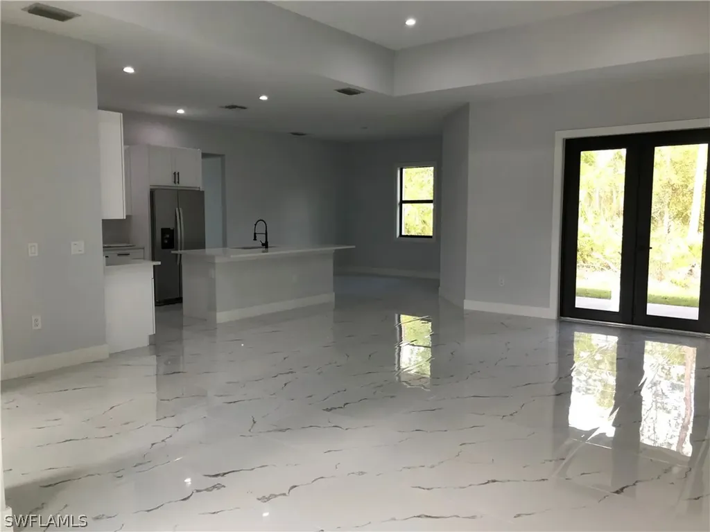 2863 52nd Avenue NE Naples FL 34120