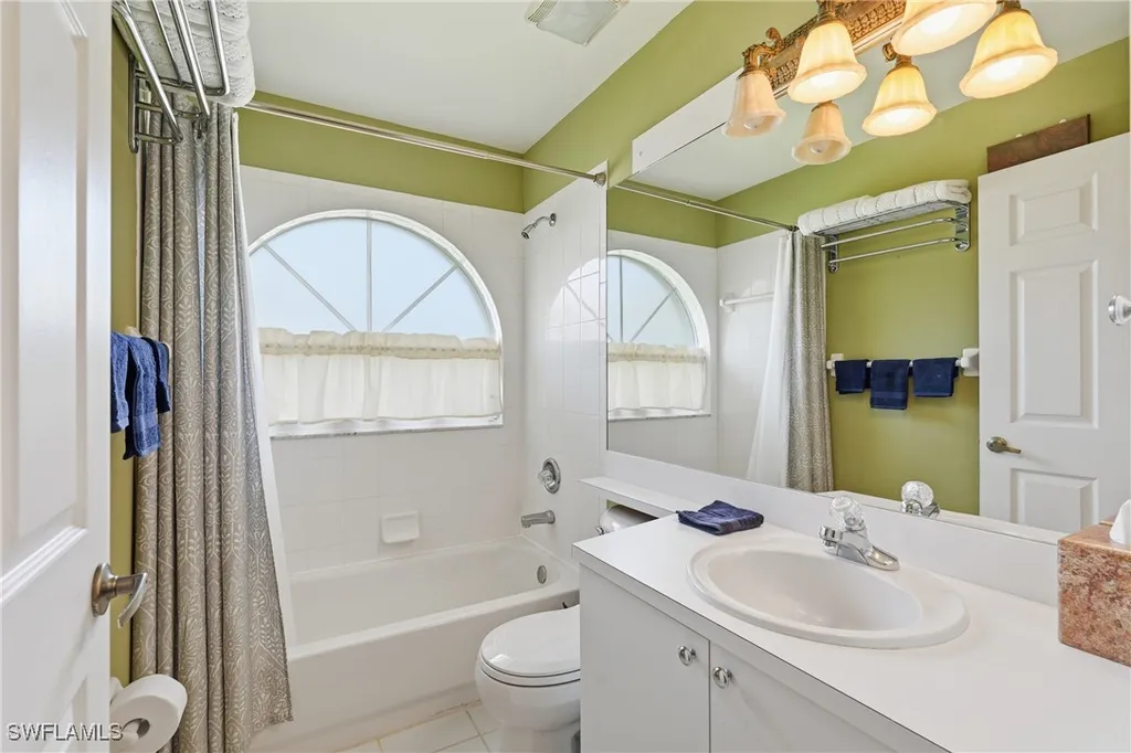 8055 Tiger Cove Naples FL 34113